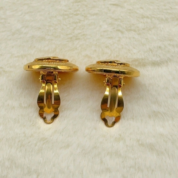 100%AUTHENTIC CHANEL COCO Mark Earring Plated Gold - Picture 7 of 12